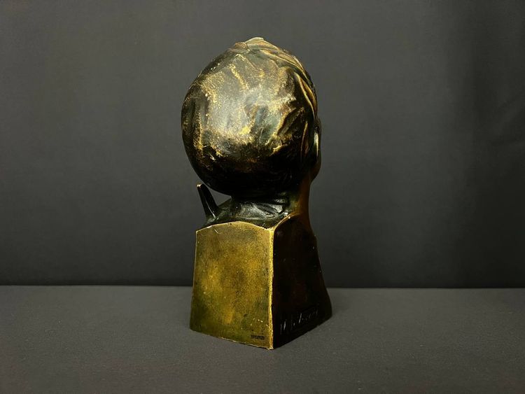 Busto in bronzo patinato firmato M. Le Verrier - Art Déco