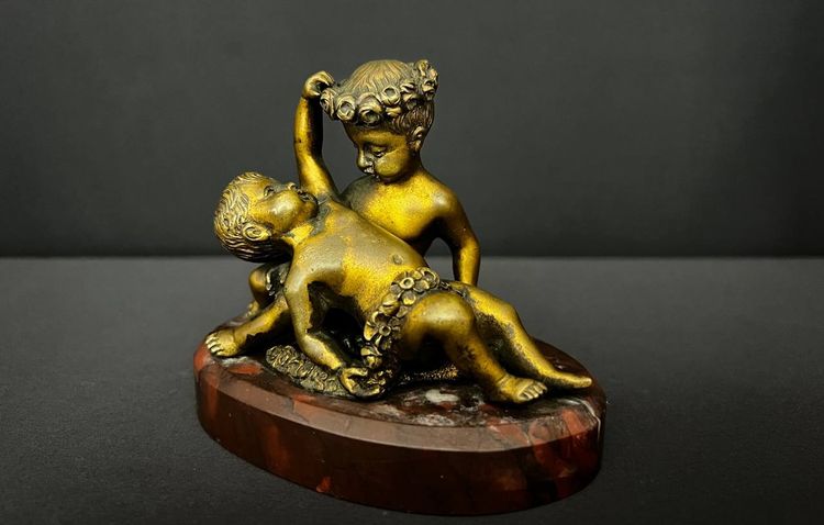 Statuetta in bronzo - Putti che giocano