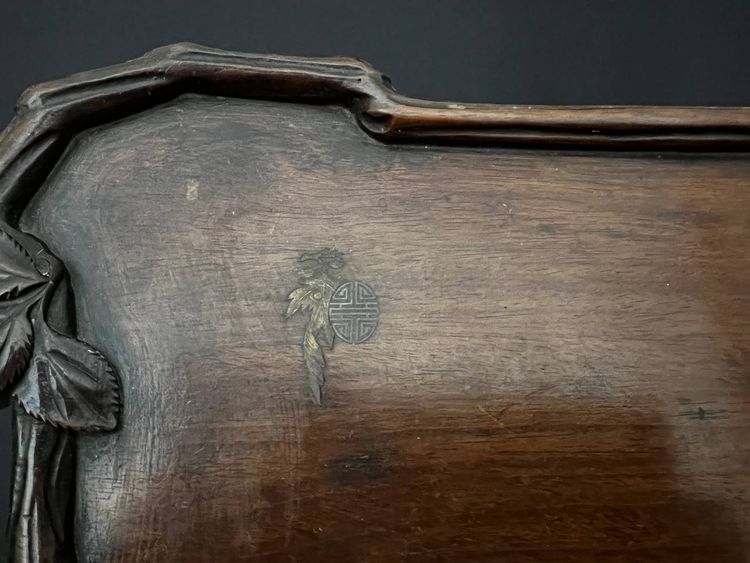 Service à thé chinois ancien en coco et argent, avec plateau en bois sculpté