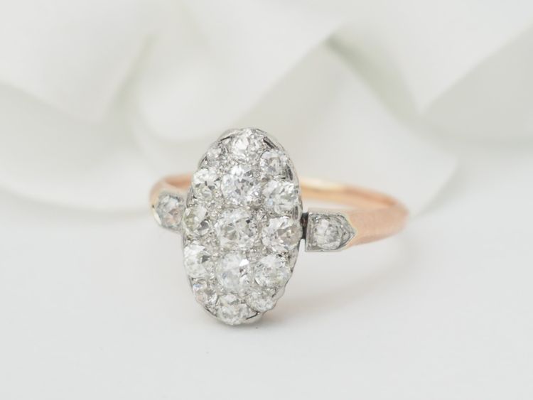 Bague ancienne pavée de diamants en or rose et platine