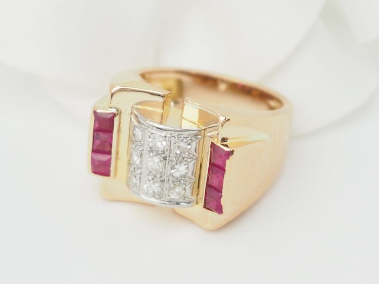 Anello Tank in oro rosa, rubini e diamanti