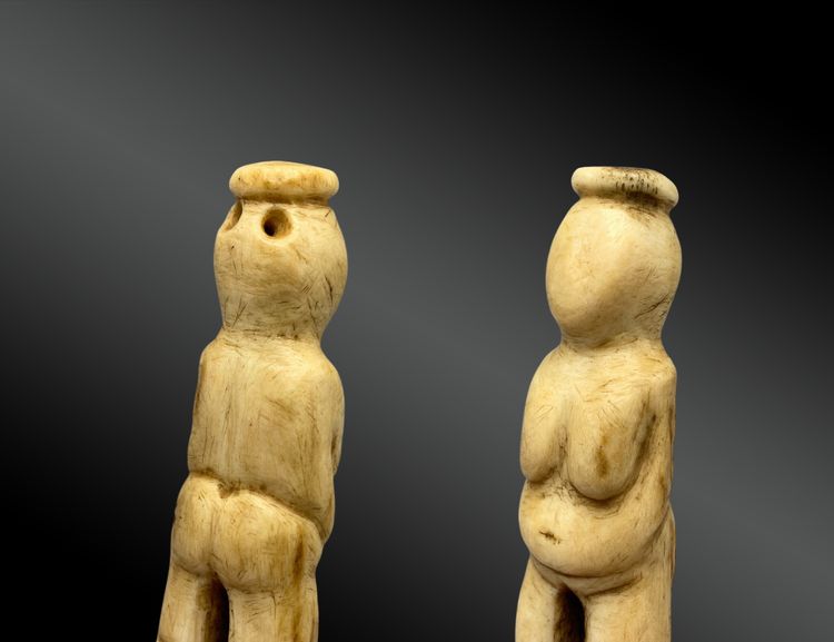 AMULETTE ANTHROPOMORPHE Culture Ammassalik ou Ammassalimiut, Groenland oriental