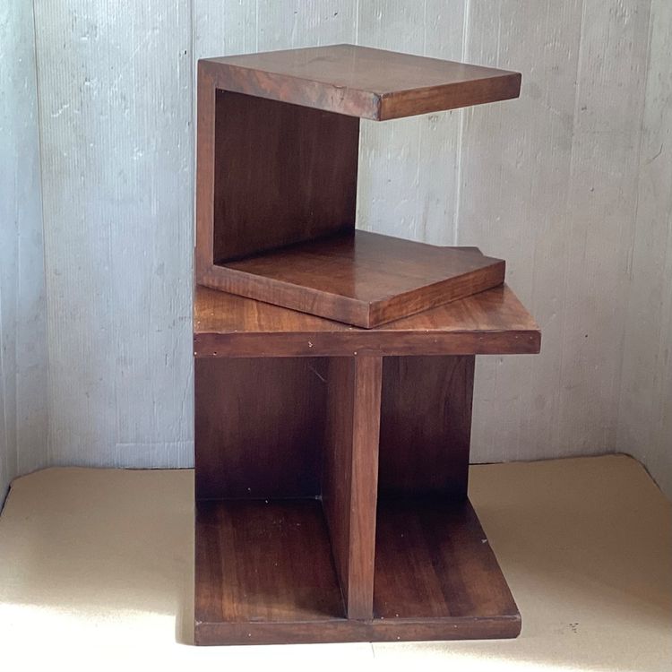 Table moderniste 