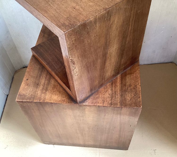 Table moderniste 