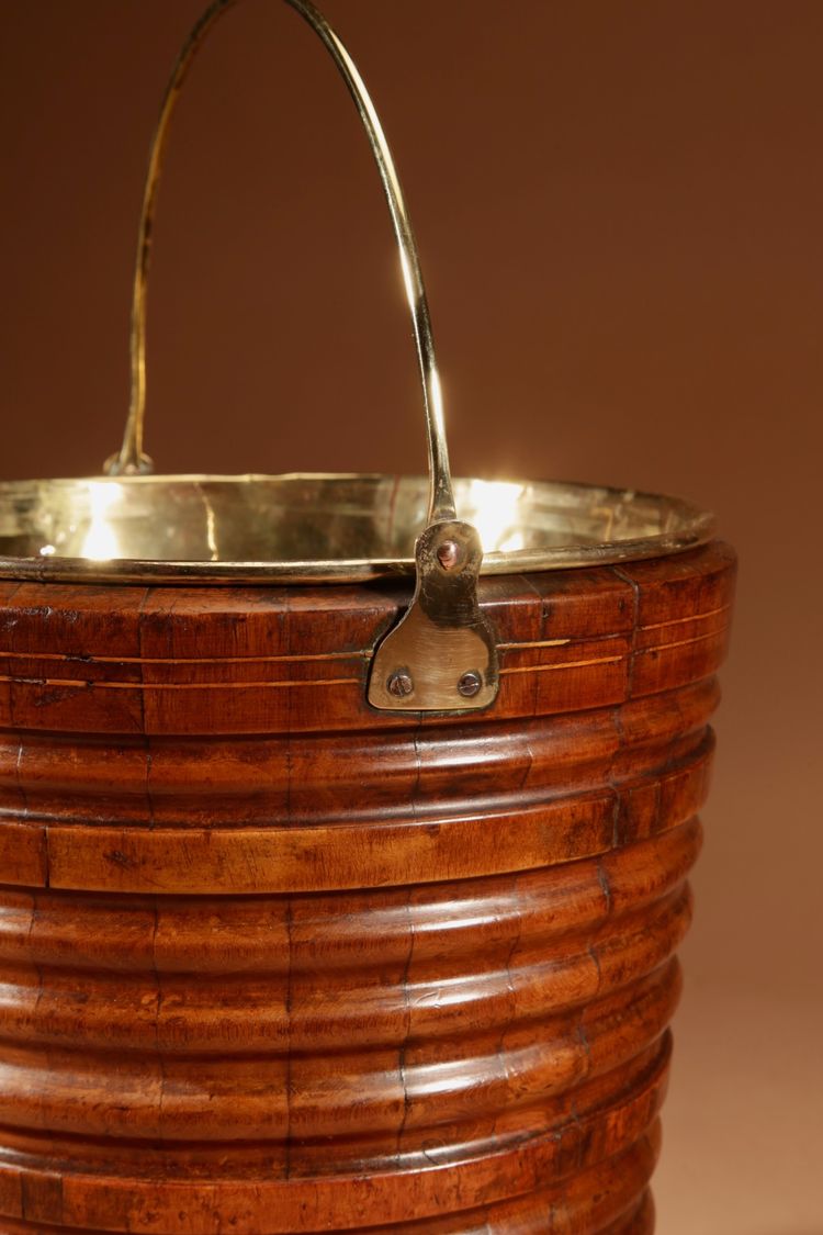 Highly decorative and original peat tea bucket in walnut, jardinière style.