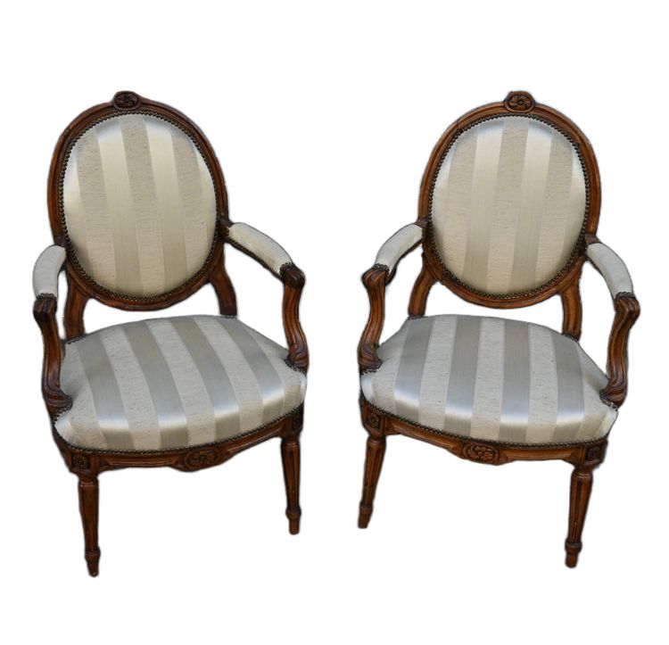 Paire de fauteuils à la Reine .Transition estampillés de Geny  XVIII