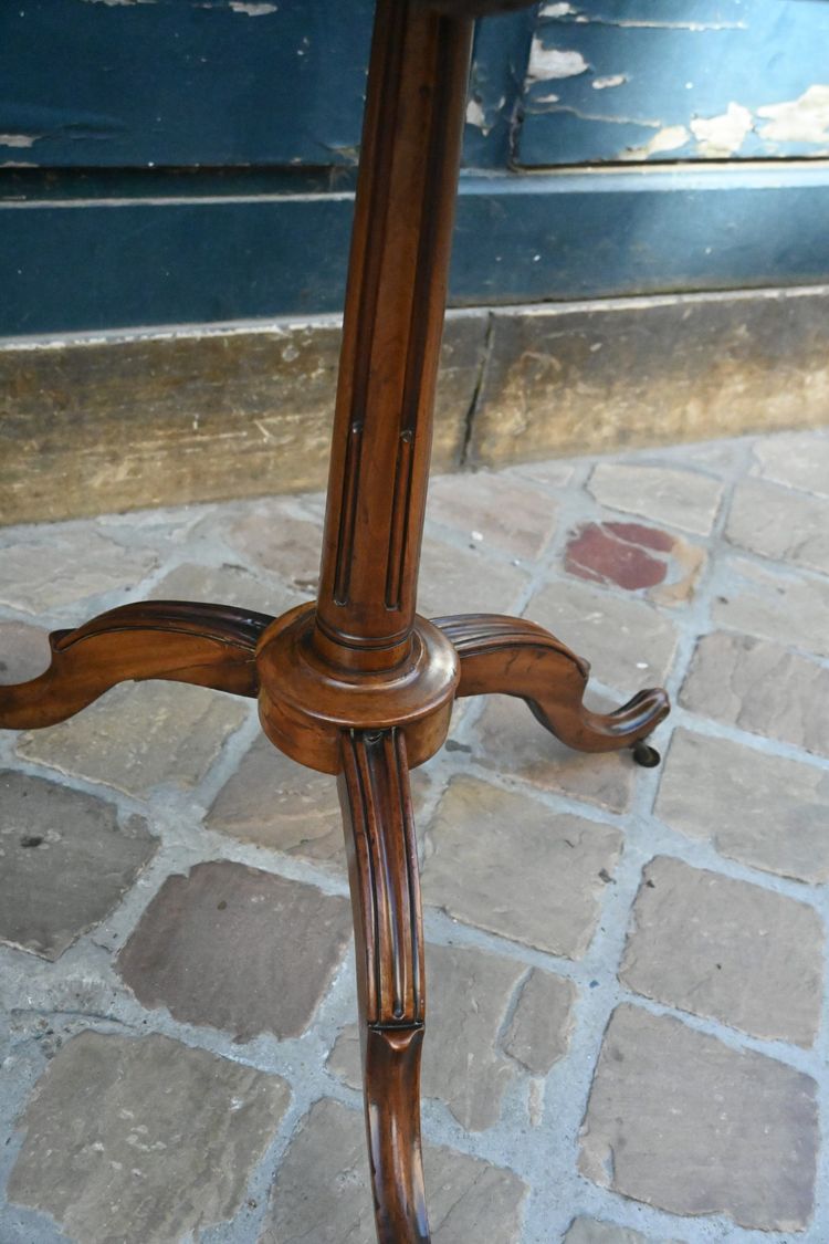 Tavolo con piedistallo in mogano con timbro Canabas fine XVIII secolo