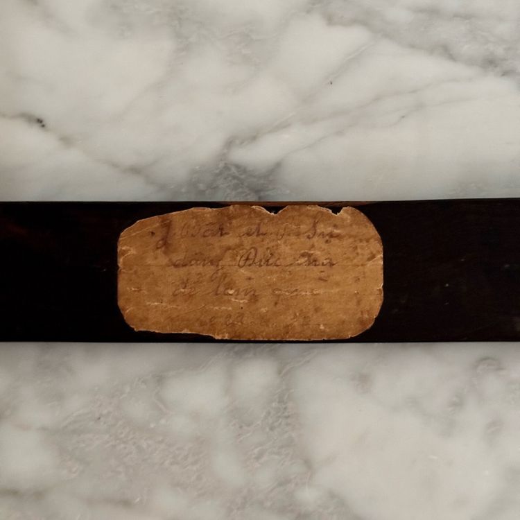 Indochina-Holzkreuz mit Perlmutteinlagen aus dem frühen 20. Jahrhundert