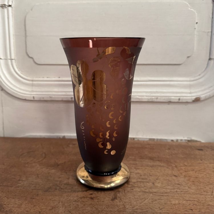 Frosted Shneider vase with pink background and gold vine leaves