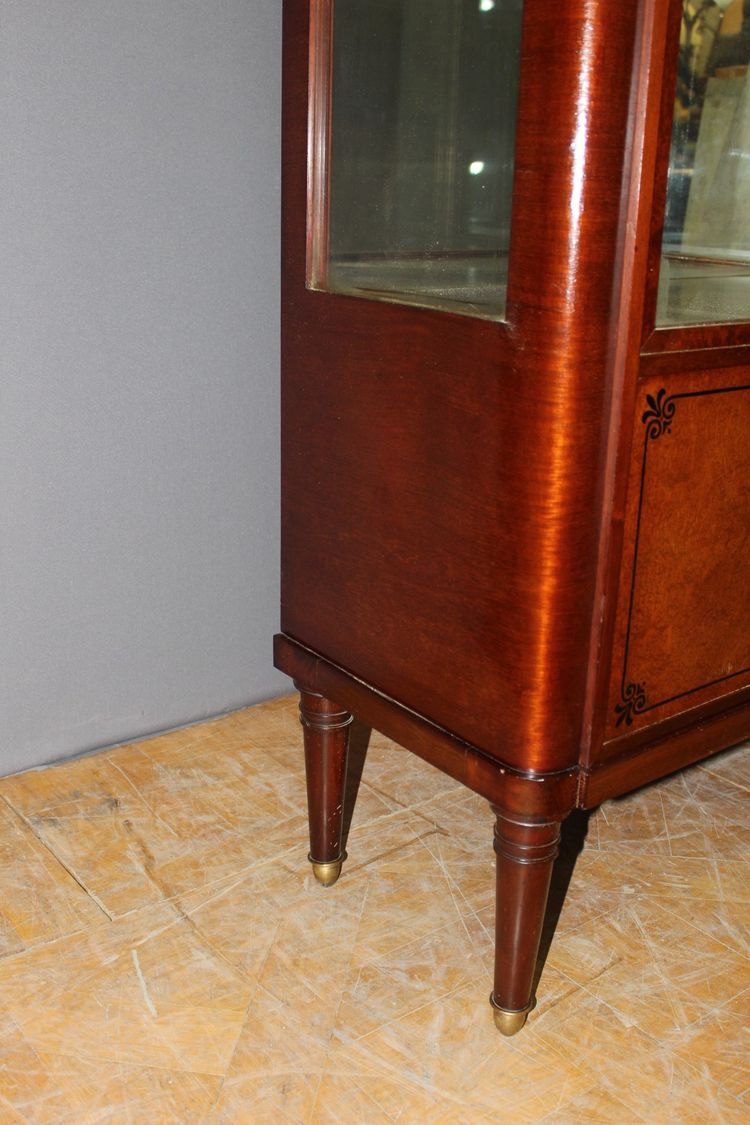 Vetrina in mogano e intarsio, fine XIX secolo