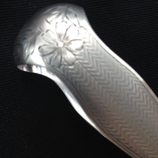 Ice cube/sugar tongs in solid silver, guilloche pattern, silversmith Alphonse DEBAIN 19th century