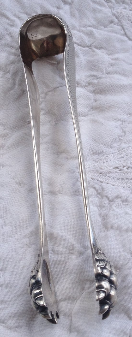 Ice cube/sugar tongs in solid silver, guilloche pattern, silversmith Alphonse DEBAIN 19th century