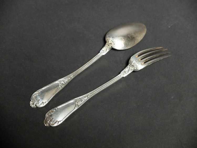 Suite de 12 couverts en argent massif par Henri Soufflot 
