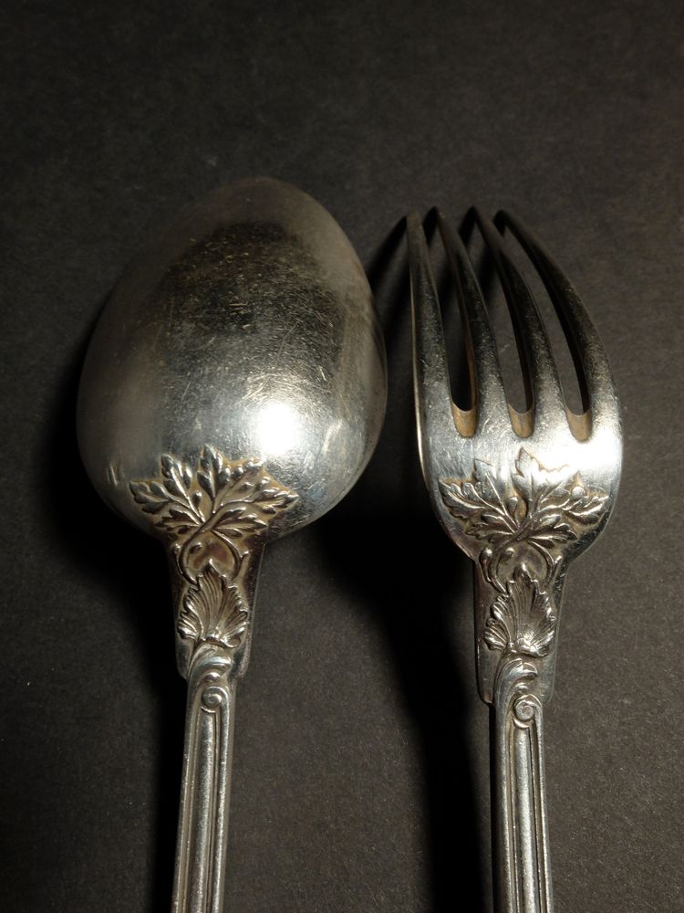 Suite de 12 couverts en argent massif par Henri Soufflot 