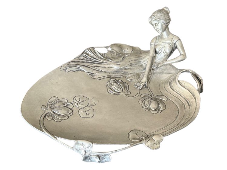 Attractive Art Nouveau-style pewter pocket (or business card tray)