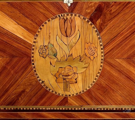  Scrivania media inclinata in legno pregiato, periodo Luigi XV - XVIII secolo