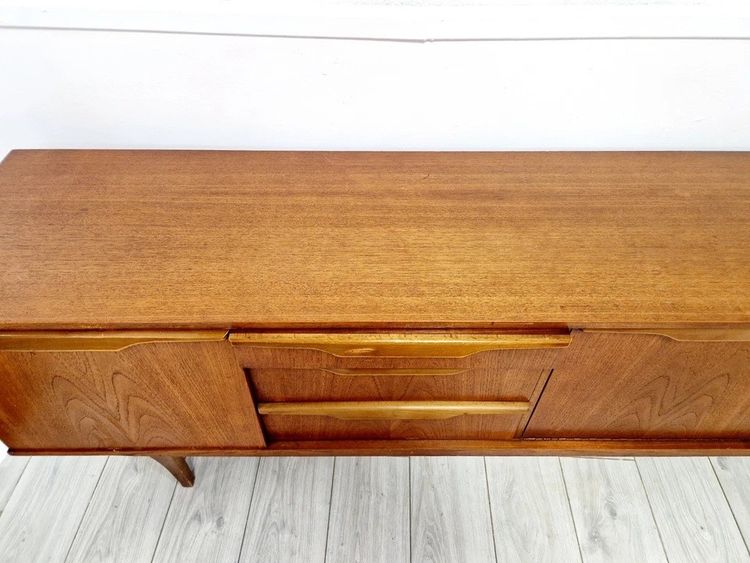 Credenza Stonehill in teak di metà secolo