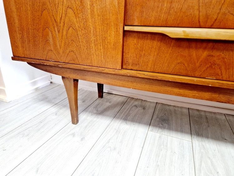 Credenza Stonehill in teak di metà secolo