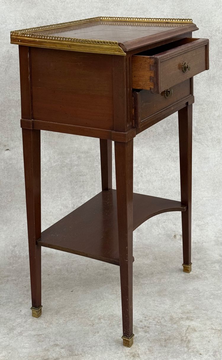Table de chevet