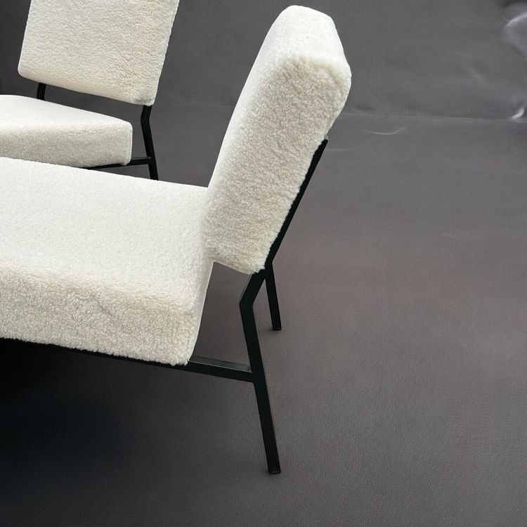 Coppia di sedie e ottomane o tabouret Années 60 Pierre Guariche - Poltrone