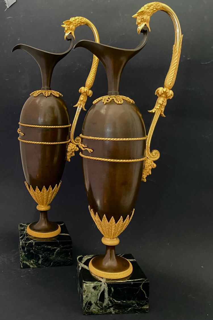 Coppia di brocche in stile Impero attribuite ad André-Antoine Ravrio