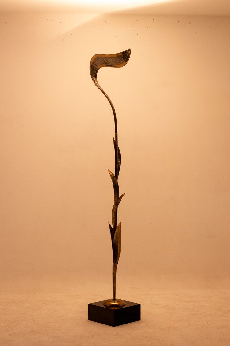 Maison Honoré. Lampada da terra in ottone dorato. Circa 1970. LS5915539M