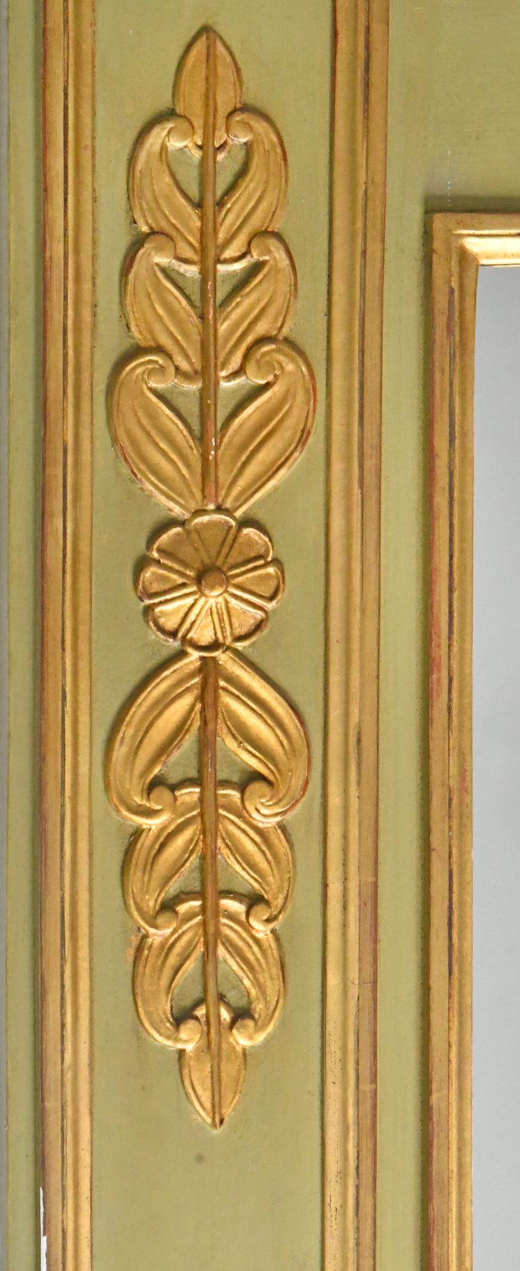 Trumeau en bois peint et décoré d'une huile sur panneau 