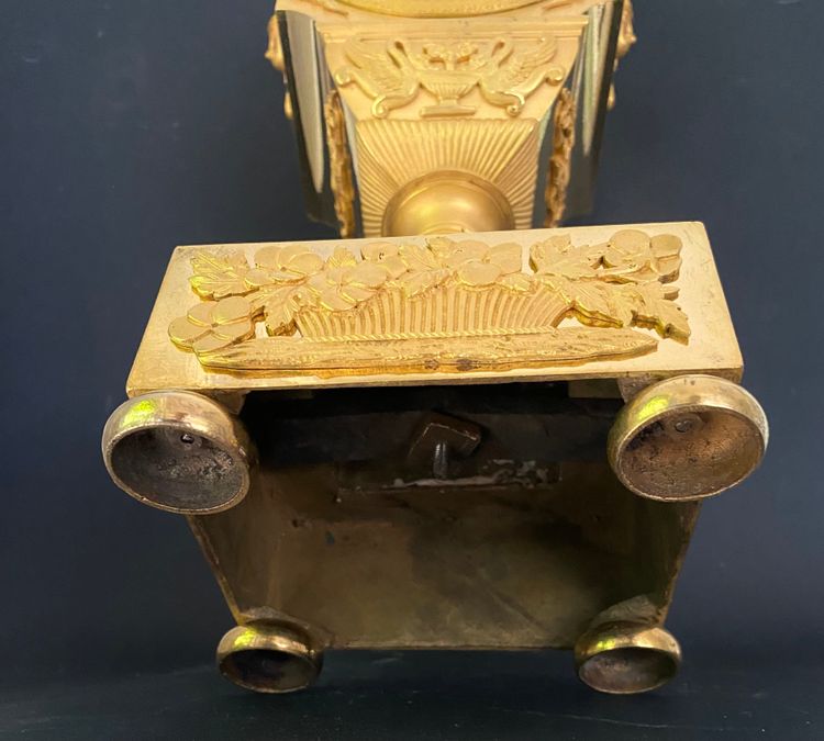 Early 19th Century Chiseled And Gilt Bronze Vase Clock Signed Chevillad Rosier In Paris
