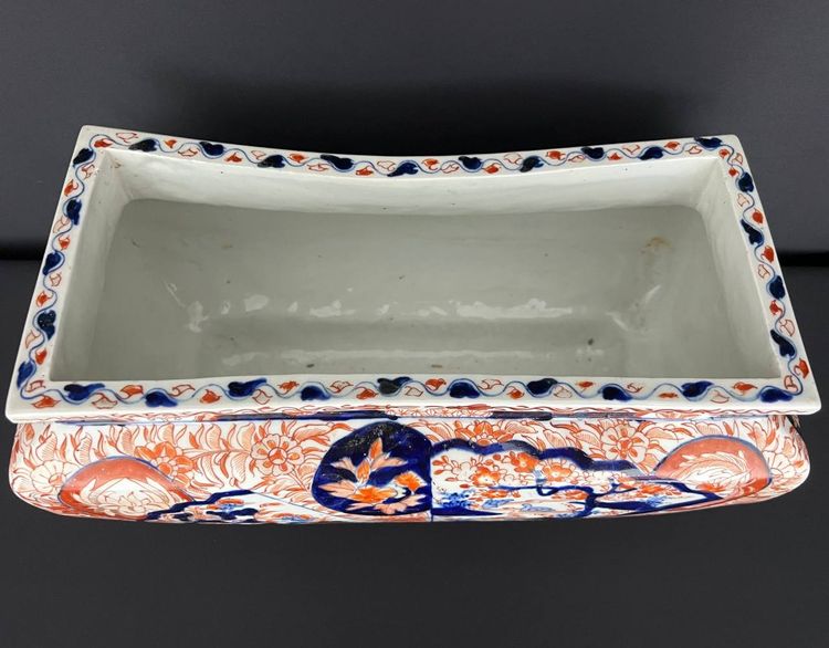 Imari porcelain planter, Japan late 19th century