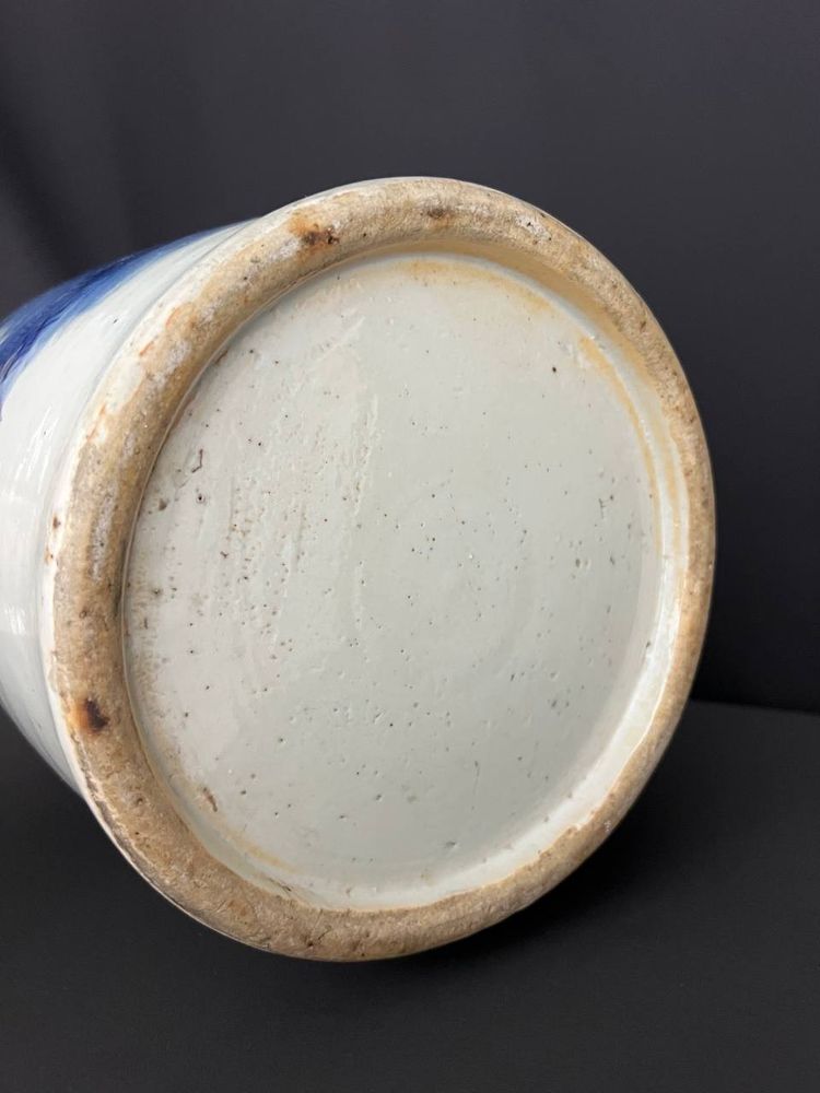 Grande vaso in porcellana bianca e blu, Cina, fine XIX - inizio XX secolo