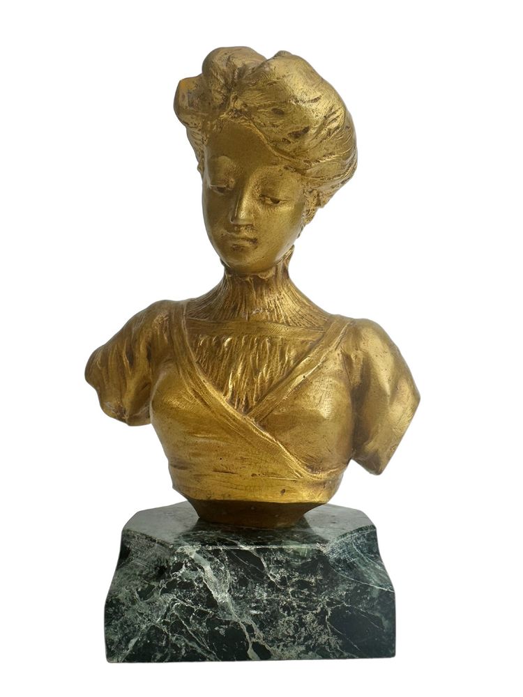 Lenormand, busto di donna in bronzo
