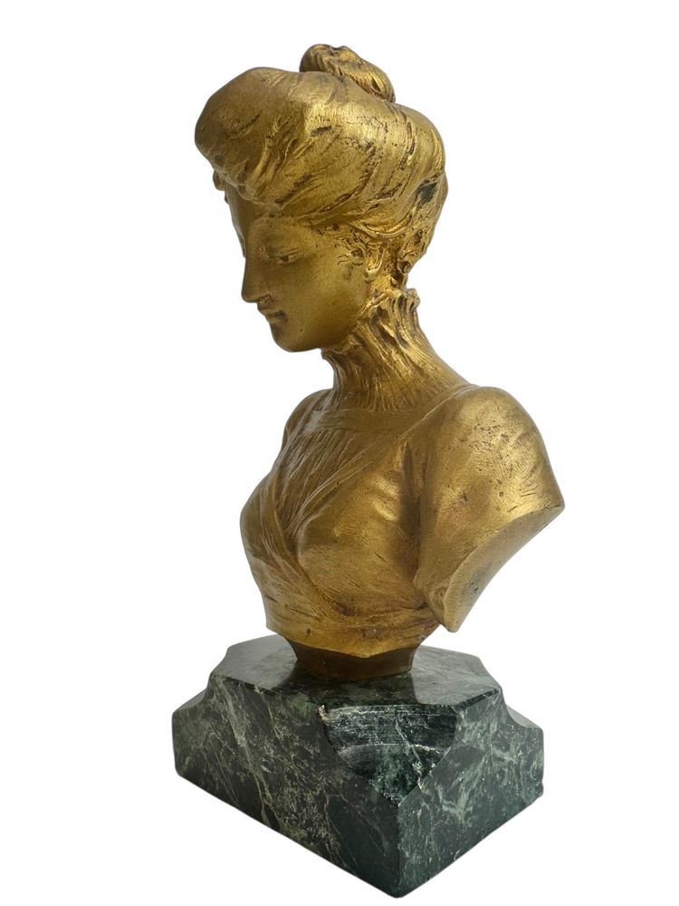 Lenormand, busto di donna in bronzo