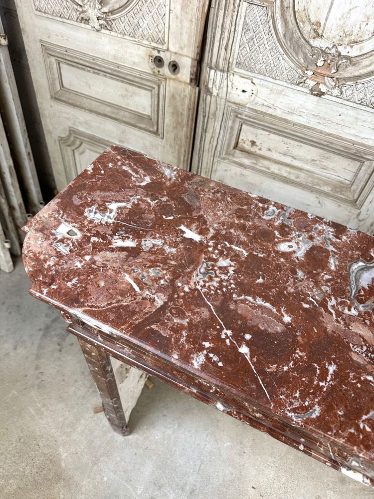 Mantello in marmo rosso in stile Luigi XVI della fine del XIX secolo