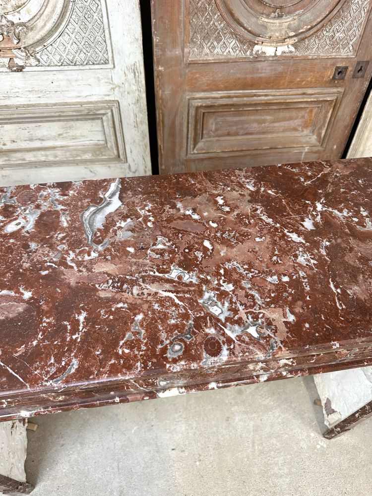 Mantello in marmo rosso in stile Luigi XVI della fine del XIX secolo