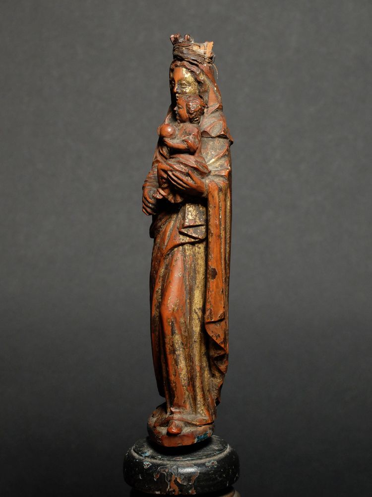 Vergine con Bambino in legno di bosso intagliato - XVI secolo