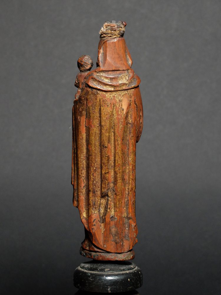 Vergine con Bambino in legno di bosso intagliato - XVI secolo