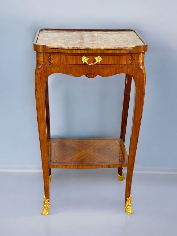 19th CENTURY GOLDEN BRONZE MARQUET SADDLE WITH MARBLE TOP