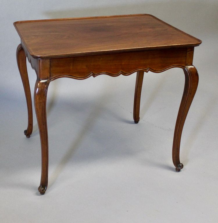 Mahogany cabaret table from CUBA 18th century period