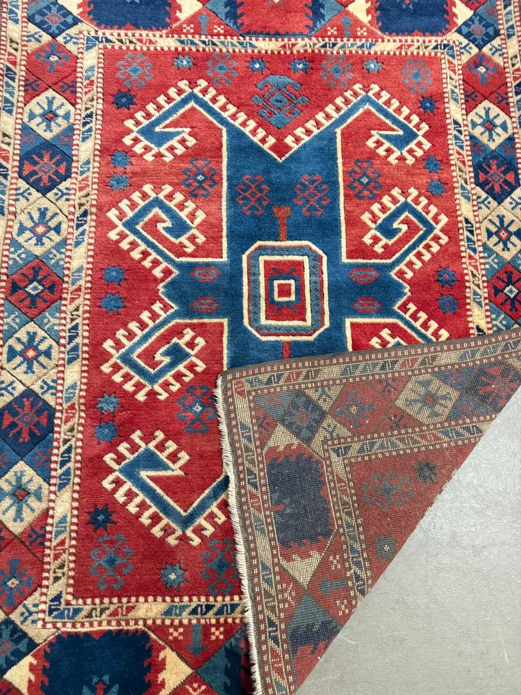 Antique Turkish carpet 19th century, wool with geometric patterns, 170x130cm