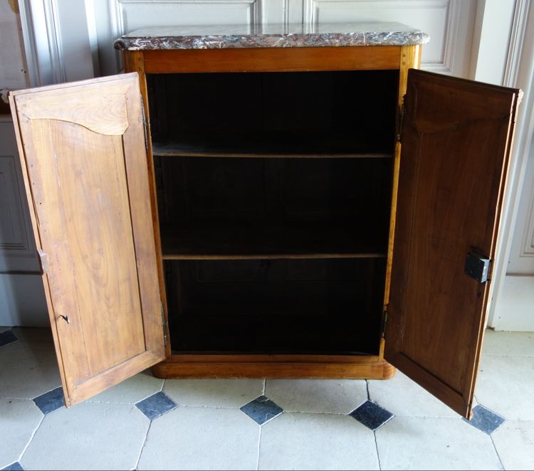 Louis XV period small hunting buffet in walnut woodwork