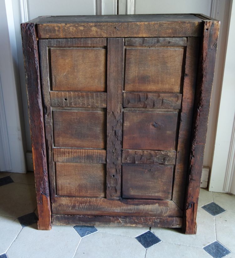 Louis XV period small hunting buffet in walnut woodwork