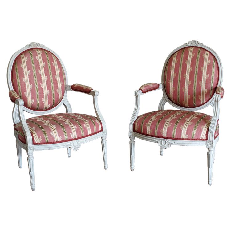 Pair of Louis XVI period "à la reine" armchairs with medallion backs