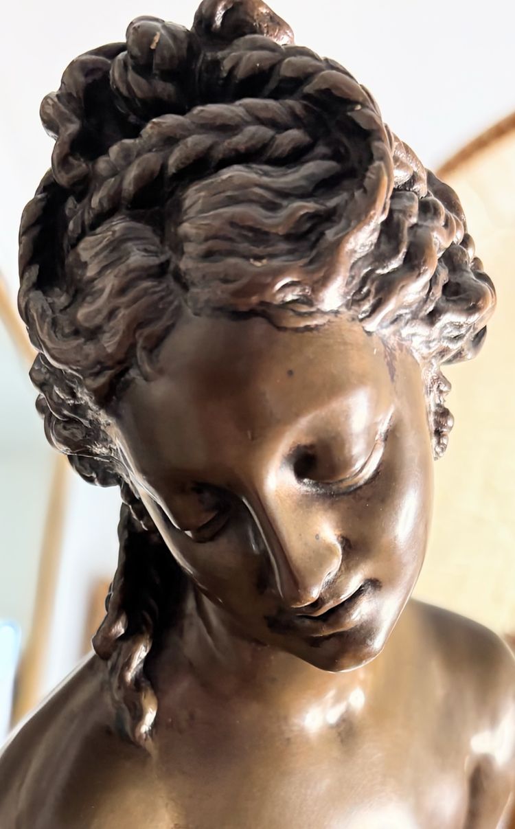 Elegant bronze Venus, signed Allegrain and cast by Barbedienne - 56 cm of classic sensuality