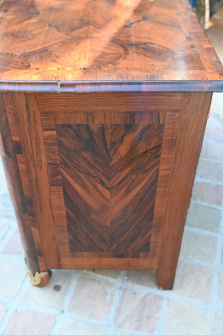 Commode en palissandre d époque Louis XIV