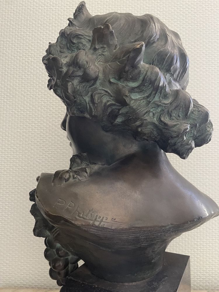 Épreuve en bronze représentant le jeune Bacchus signé P. Philippe 
