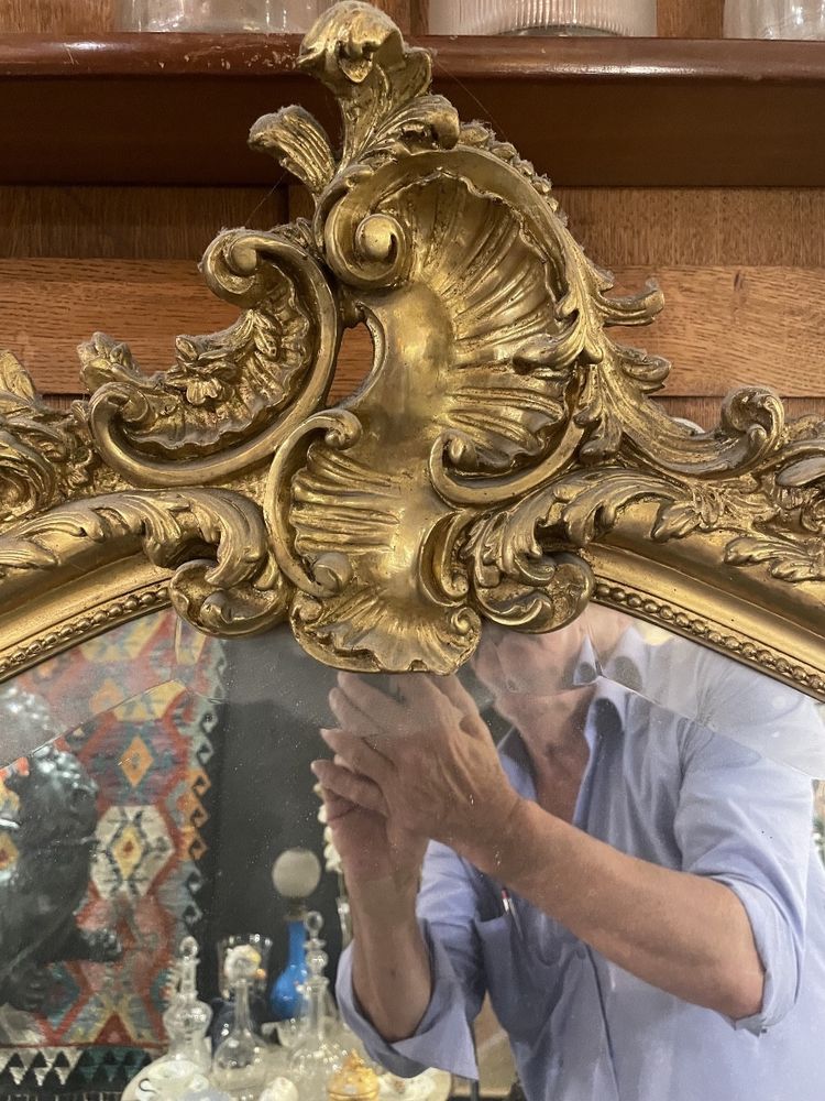 Miroir d’époque Napoléon III en bois doré de style Louis XV 