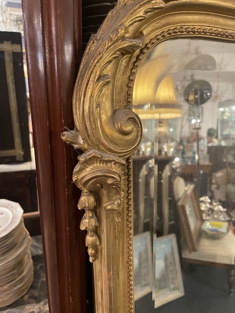 Miroir d’époque Napoléon III en bois doré de style Louis XV 