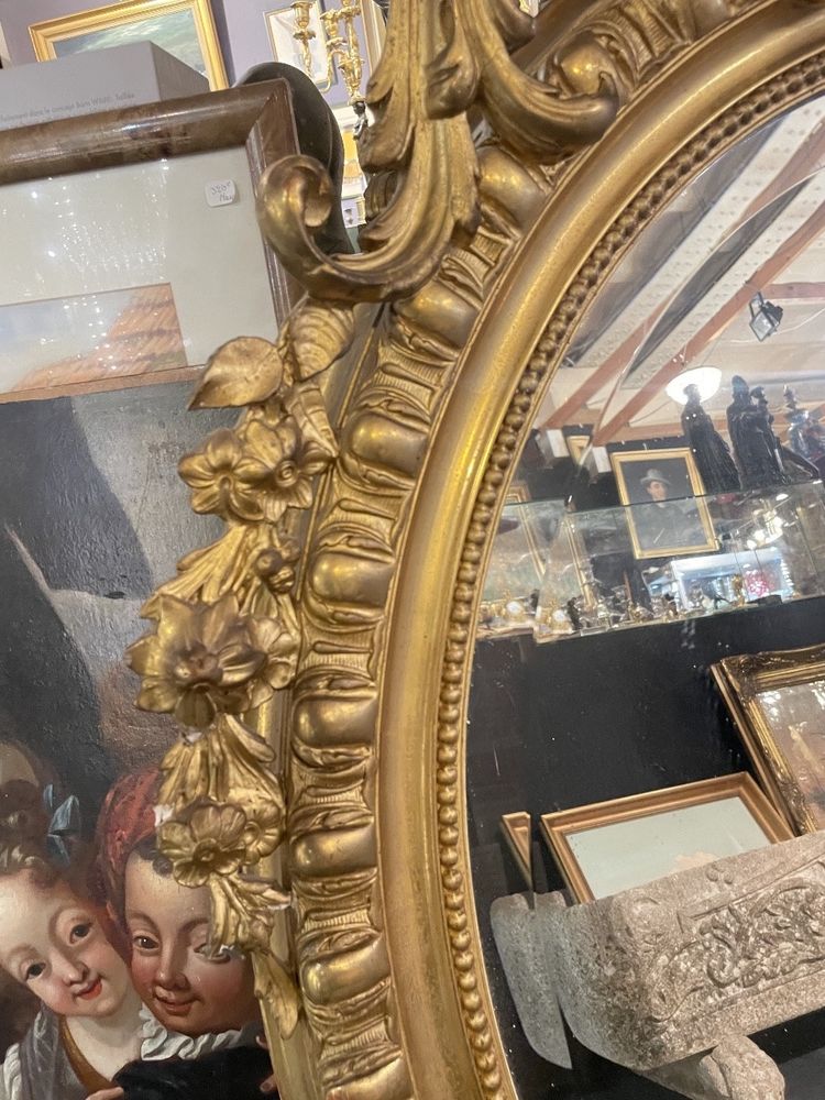 Ovaler Spiegel aus vergoldetem Holz aus der Zeit Napoleons III.
