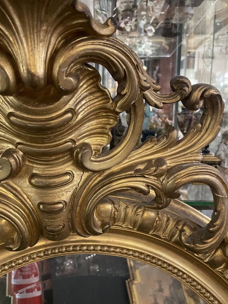 Ovaler Spiegel aus vergoldetem Holz aus der Zeit Napoleons III.