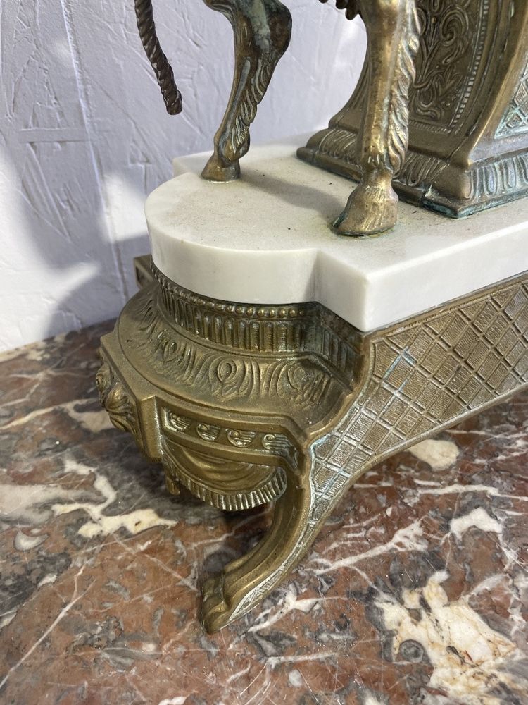 Neoclassical clock in marble and bronze from the 19th century